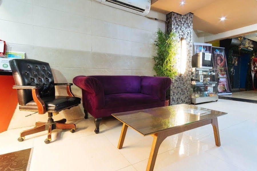 Sir William'S Hotel Quezon City Exterior photo