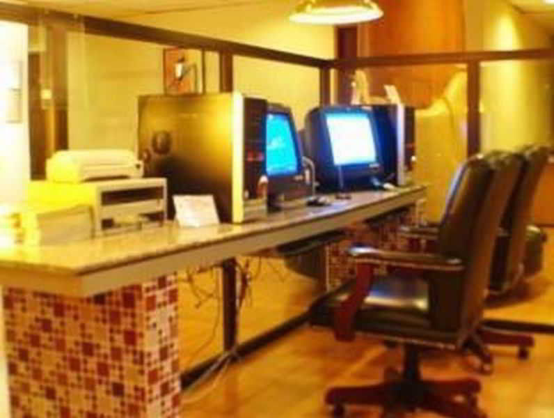 Sir William'S Hotel Quezon City Exterior photo