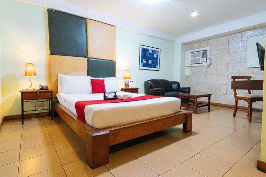 Sir William'S Hotel Quezon City Exterior photo